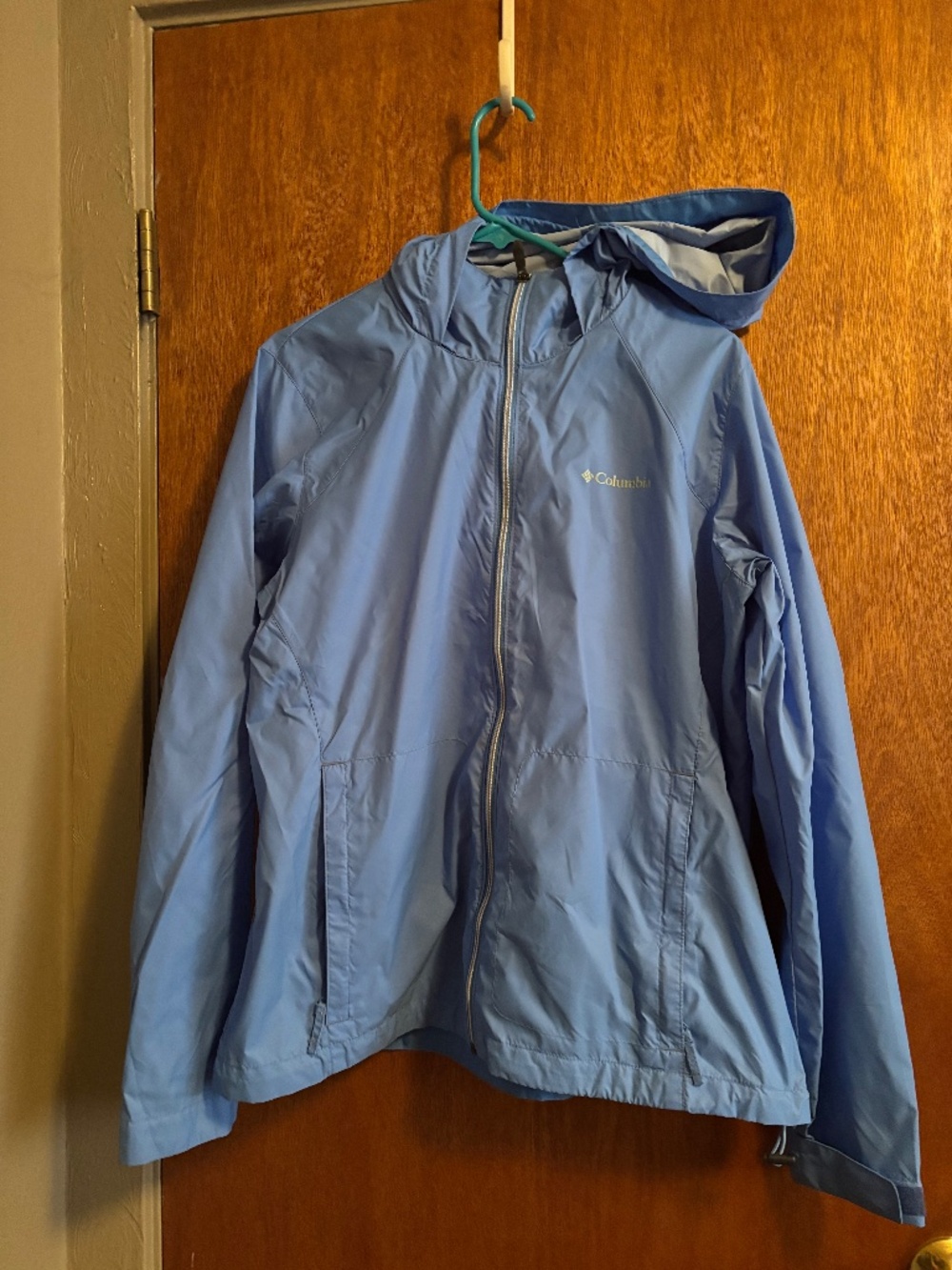 Womens XL Columbia Rain Jacket.